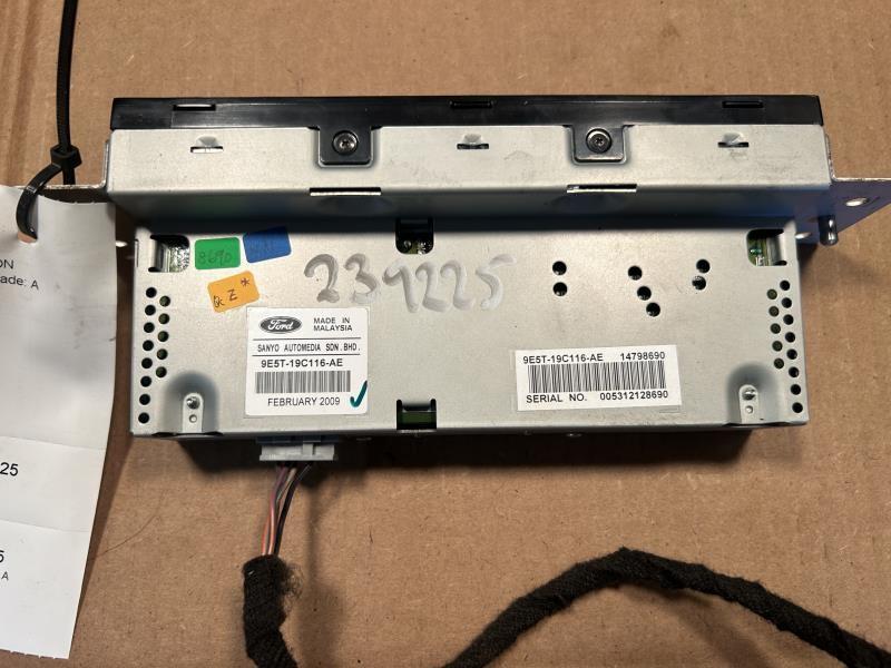 Info Display Screen from a 2010 Ford Fusion, photo 1