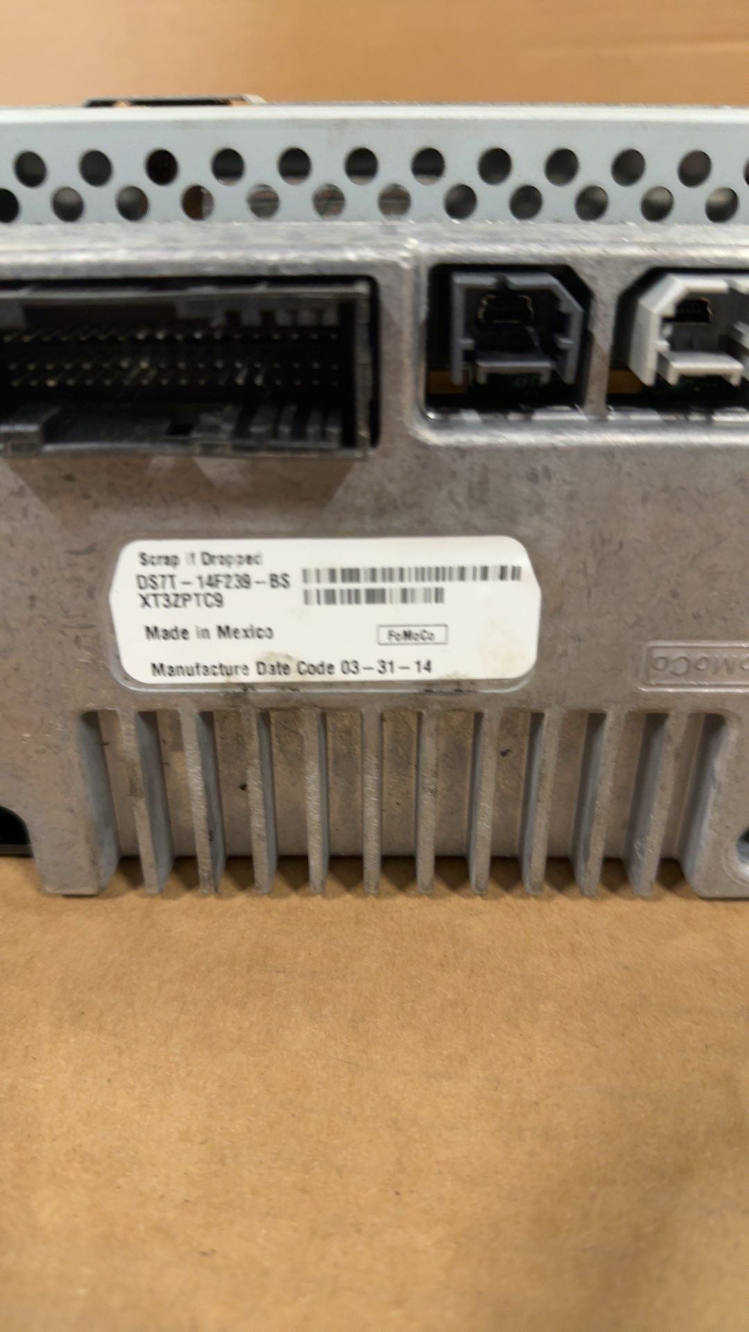 Info Display Screen from a 2014 Ford Fusion, photo 4