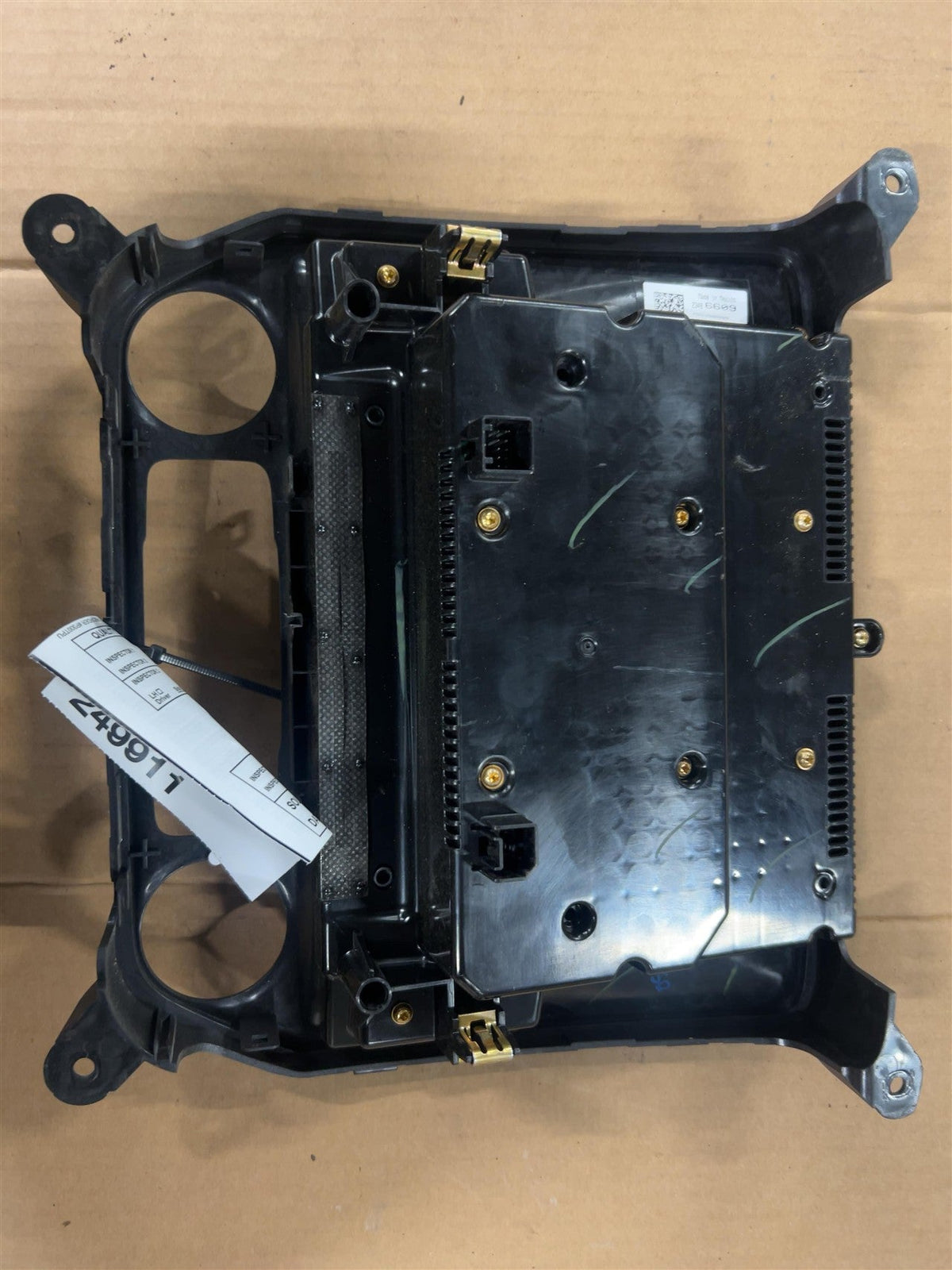Info Display Screen from a 2015 GMC Sierra 1500, photo 3