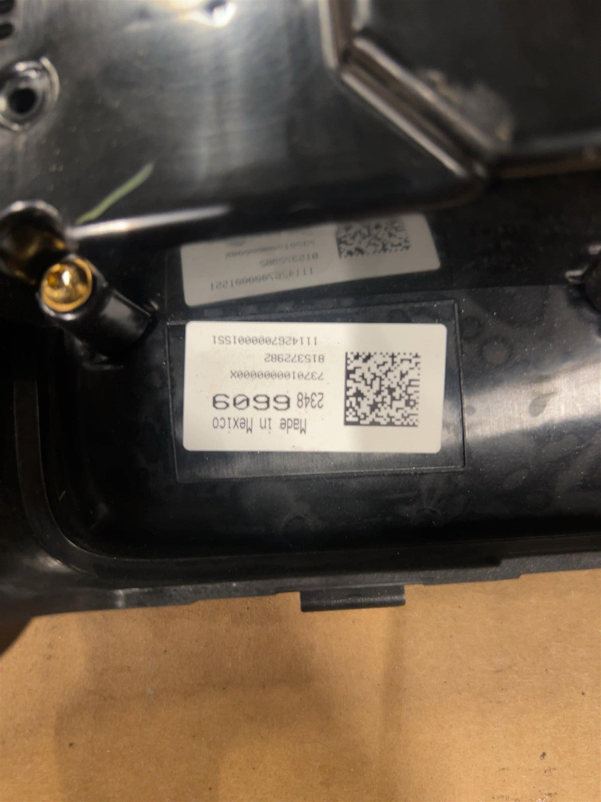 Info Display Screen from a 2015 GMC Sierra 1500, photo 4