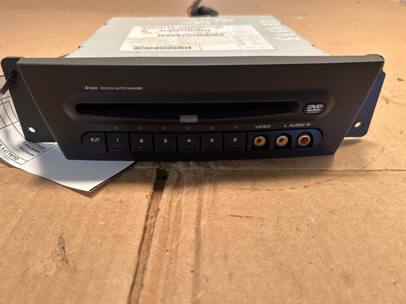 DVD Player from a 2005 Chrysler Pacifica, photo 1