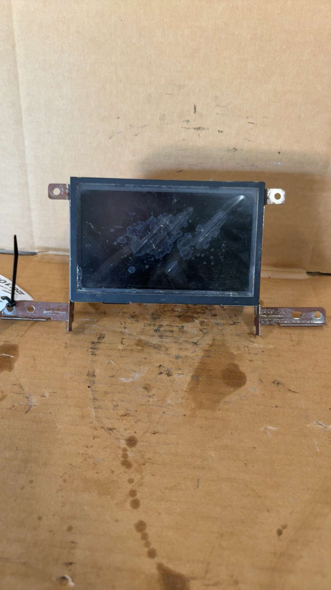 Info Display Screen from a 2009 Nissan Armada, photo 1
