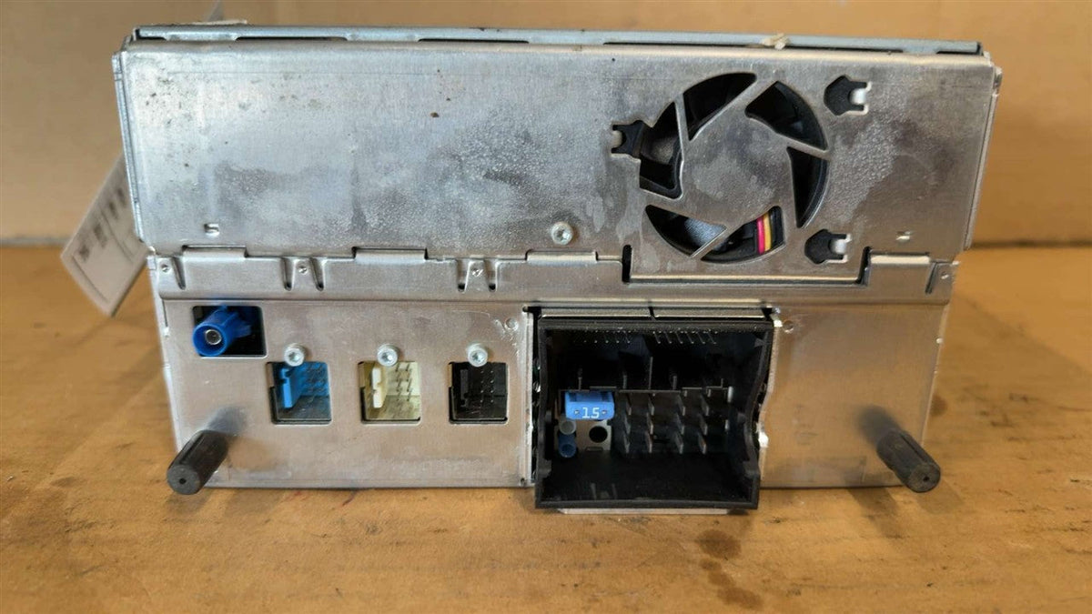 Navigation DVD Player from a 2011 Hyundai Genesis, photo 3