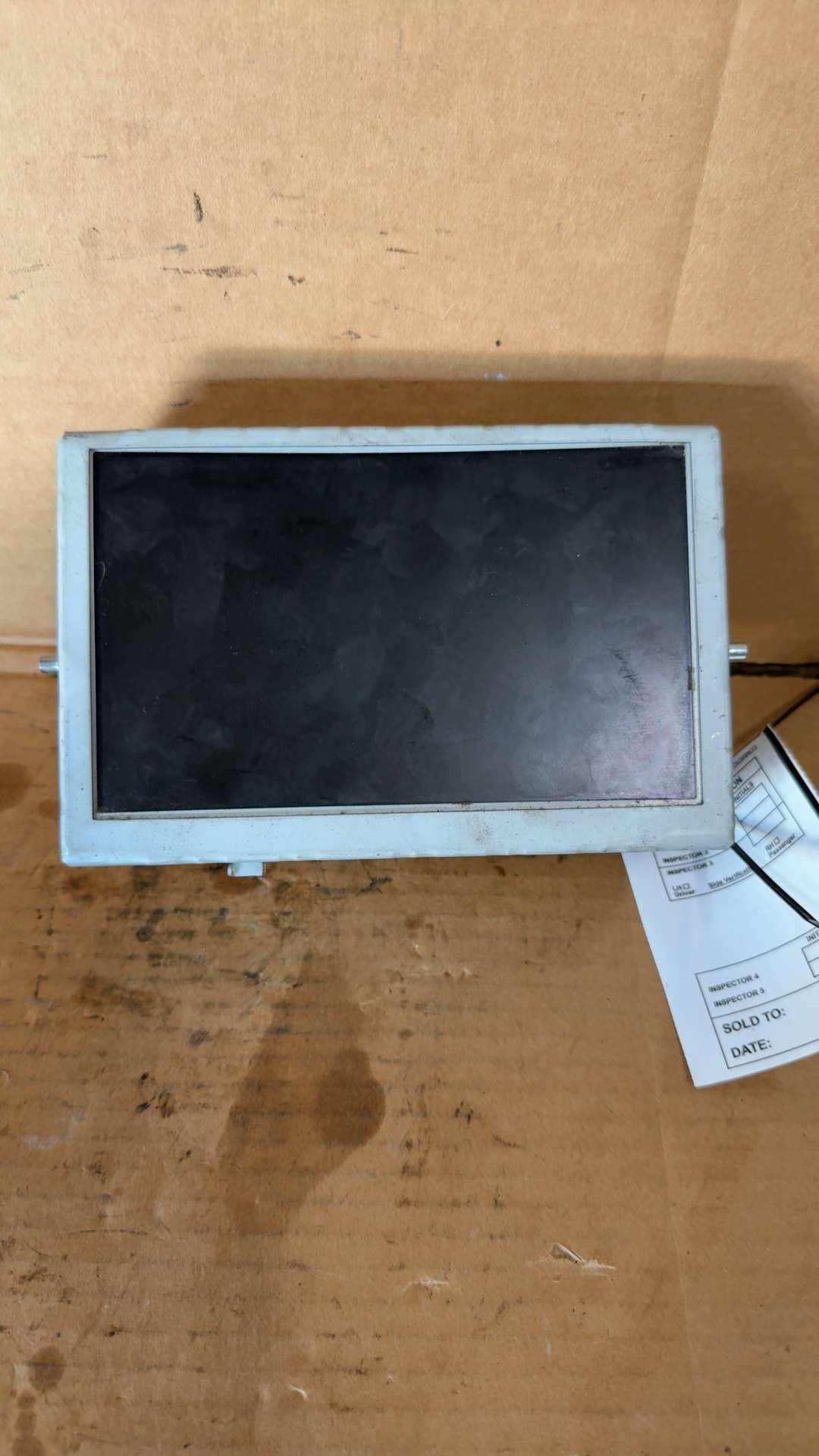 Info Display Screen from a 2011 Hyundai Genesis, photo 1