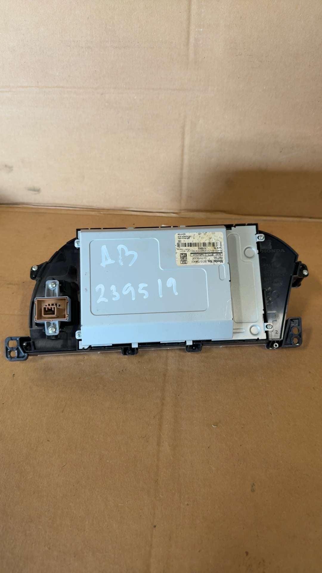 Info Display Screen from a 2016 Honda Accord, upper, photo 2