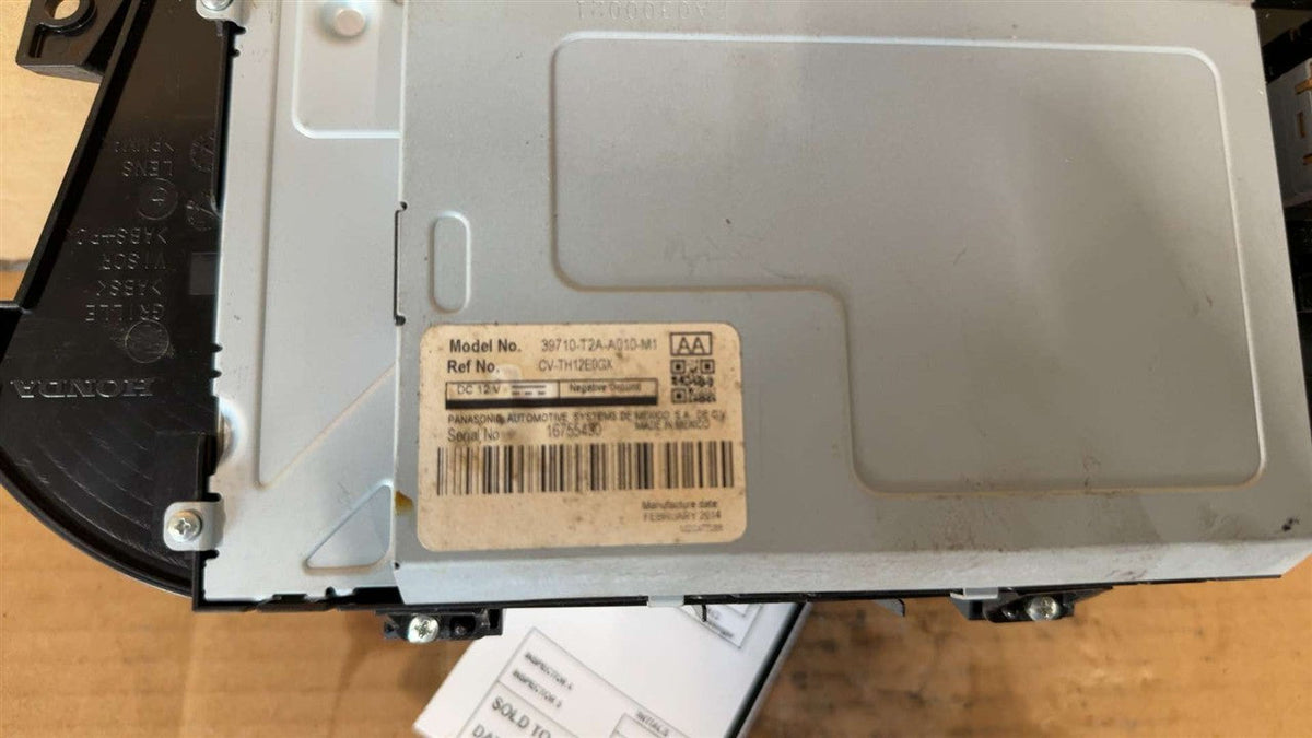 Info Display Screen from a 2014 Honda Accord, upper, photo 4