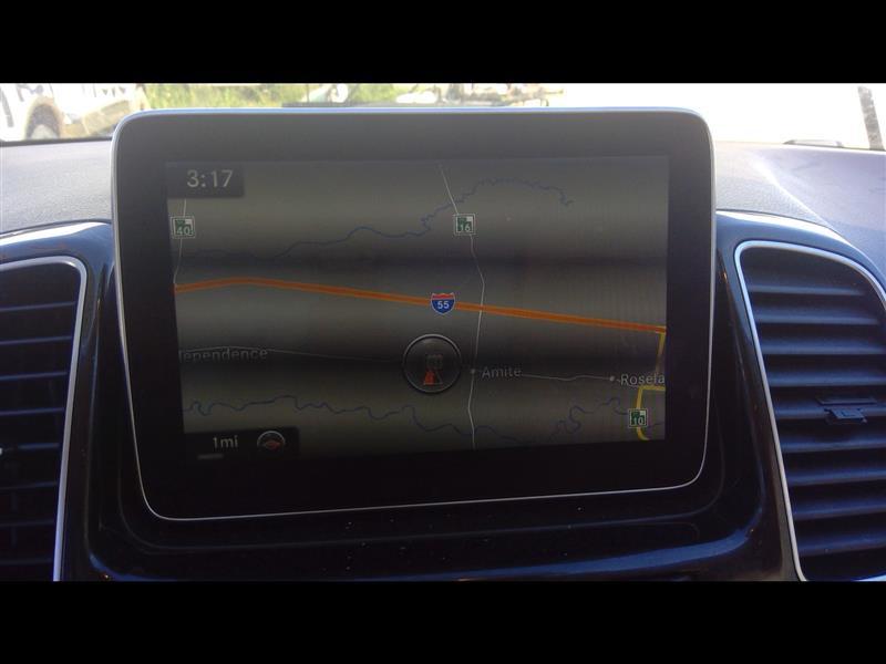 Info Display Screen from a 2016 Mercedes-Benz GLE-Class, photo 1