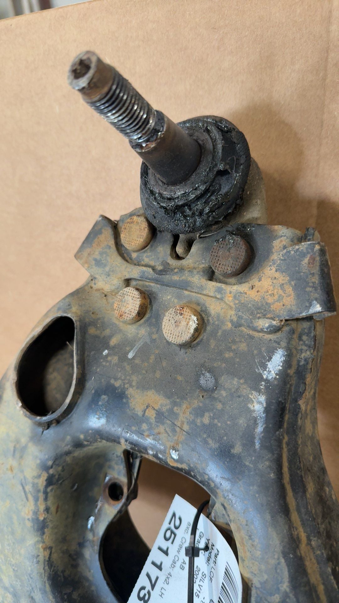 Lower Control Arm from a 2002 Chevrolet Silverado 1500, front, left side, photo 2