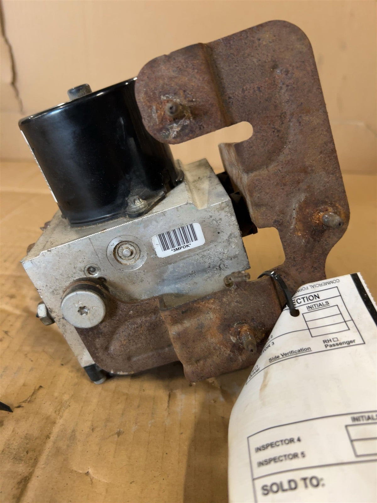 ABS Pump Module from a 2008 Chevrolet Malibu, photo 4