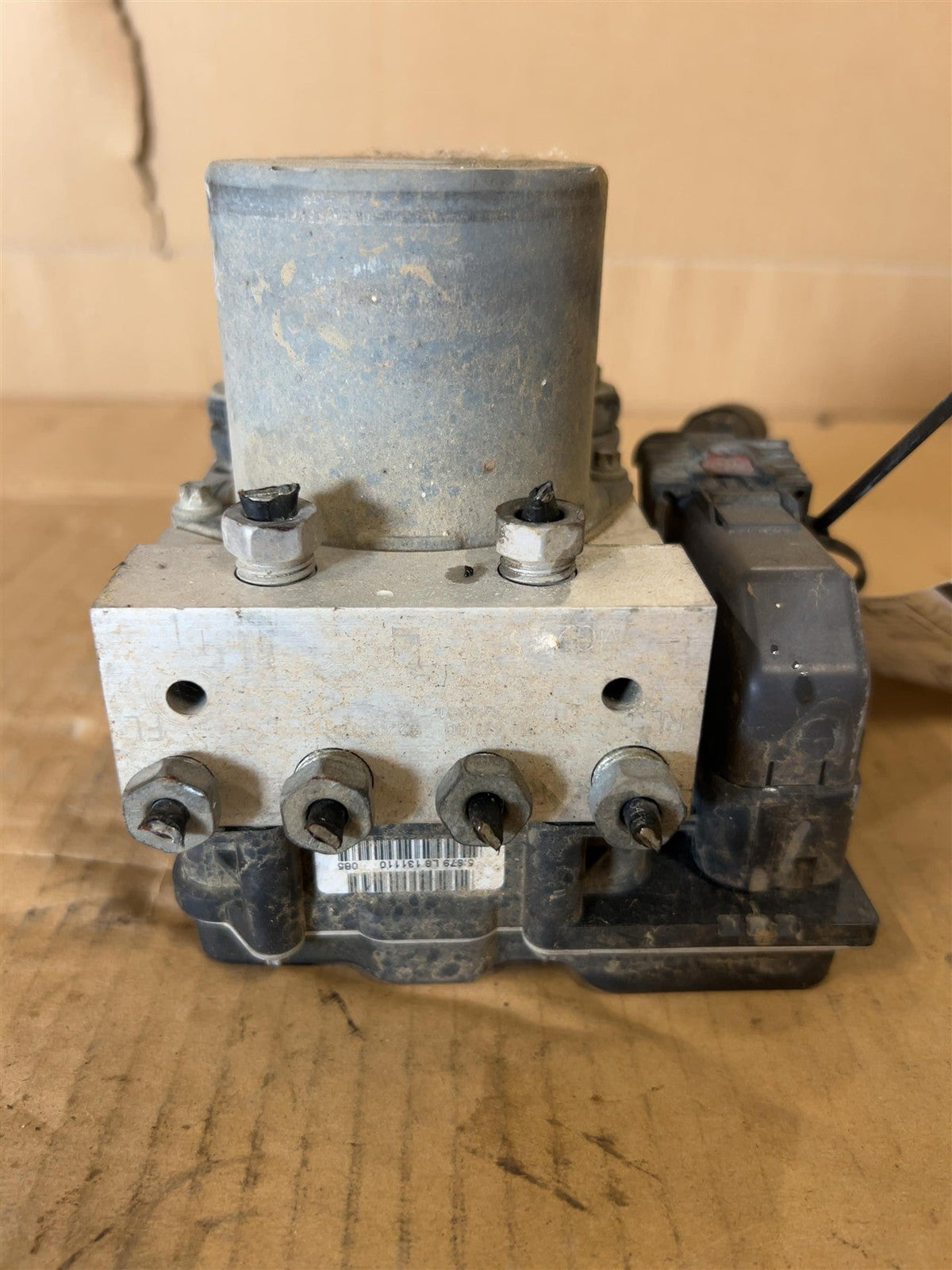 ABS Pump Module from a 2011 Chevrolet Camaro, photo 1