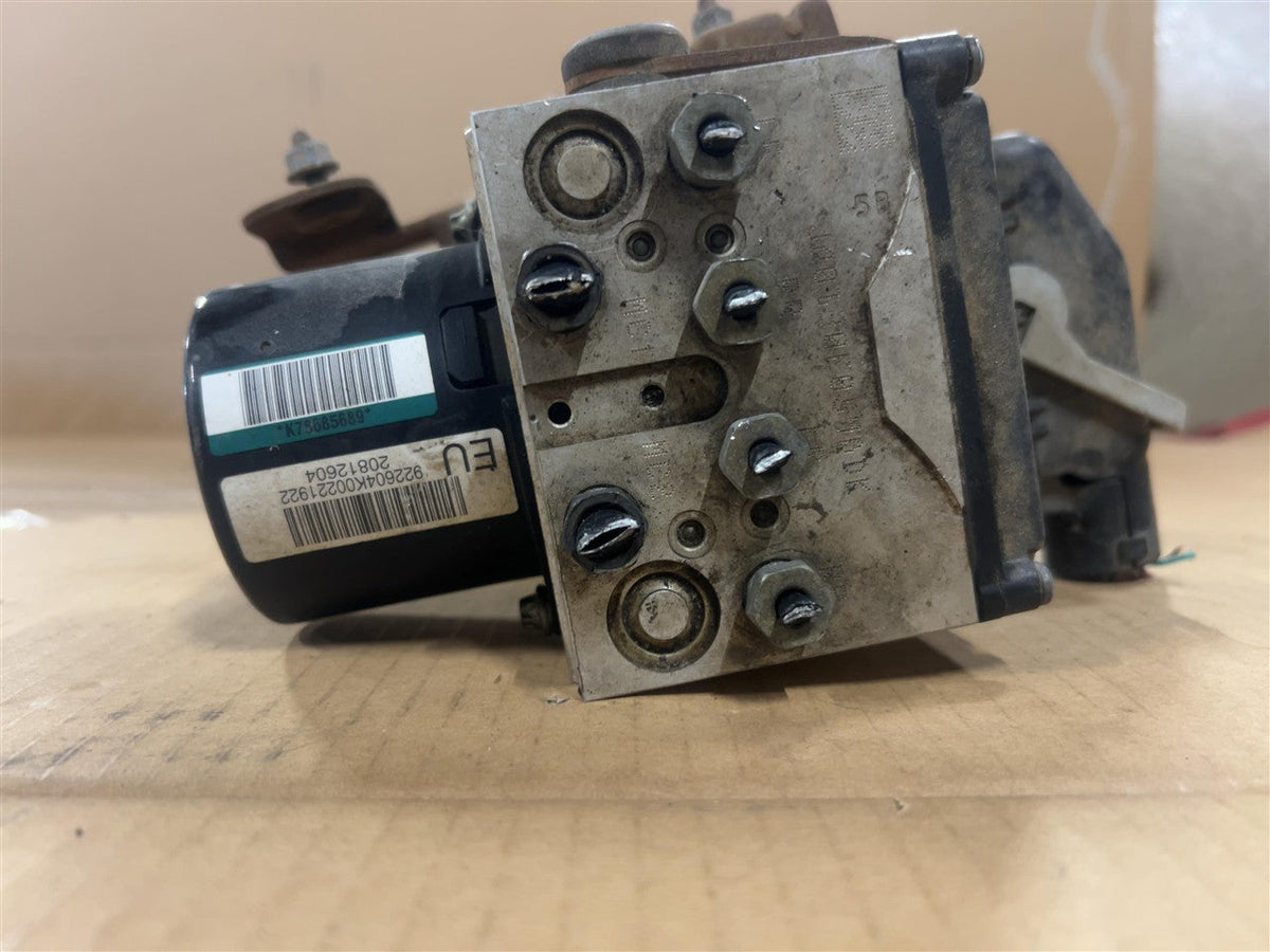 ABS Pump Module from a 2010 Chevrolet Malibu, photo 4