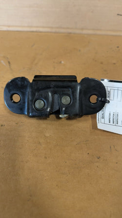 Liftgate Latch from a 2006 Chevrolet, photo 1