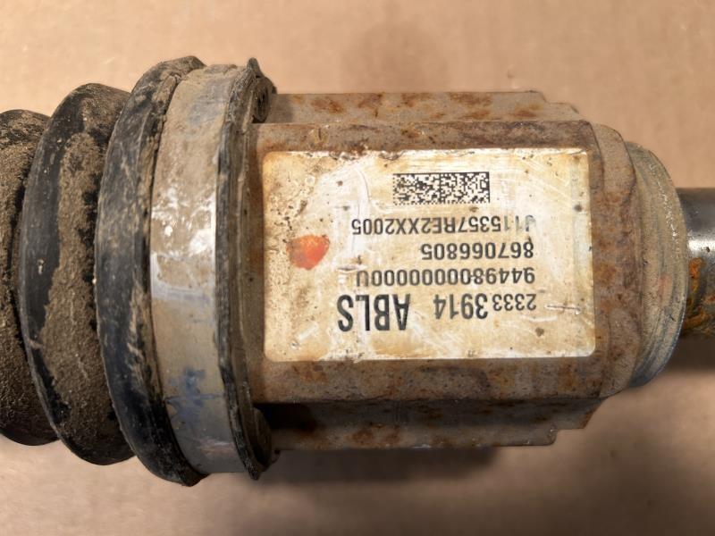 Axle Part from a 2016 Chevrolet Malibu, left side, photo 2