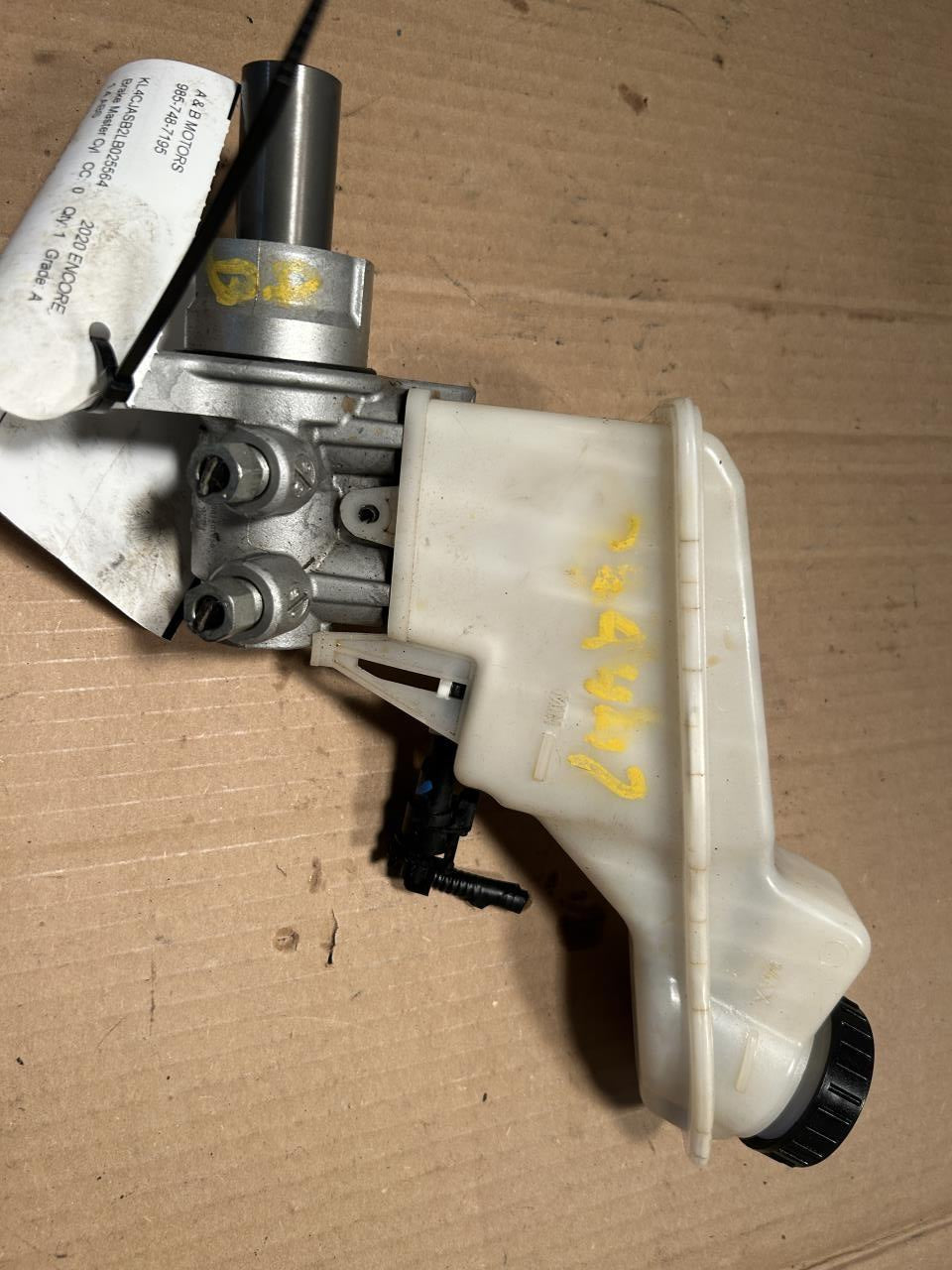Brake Master Cylinder from a 2020 Buick Encore, photo 1