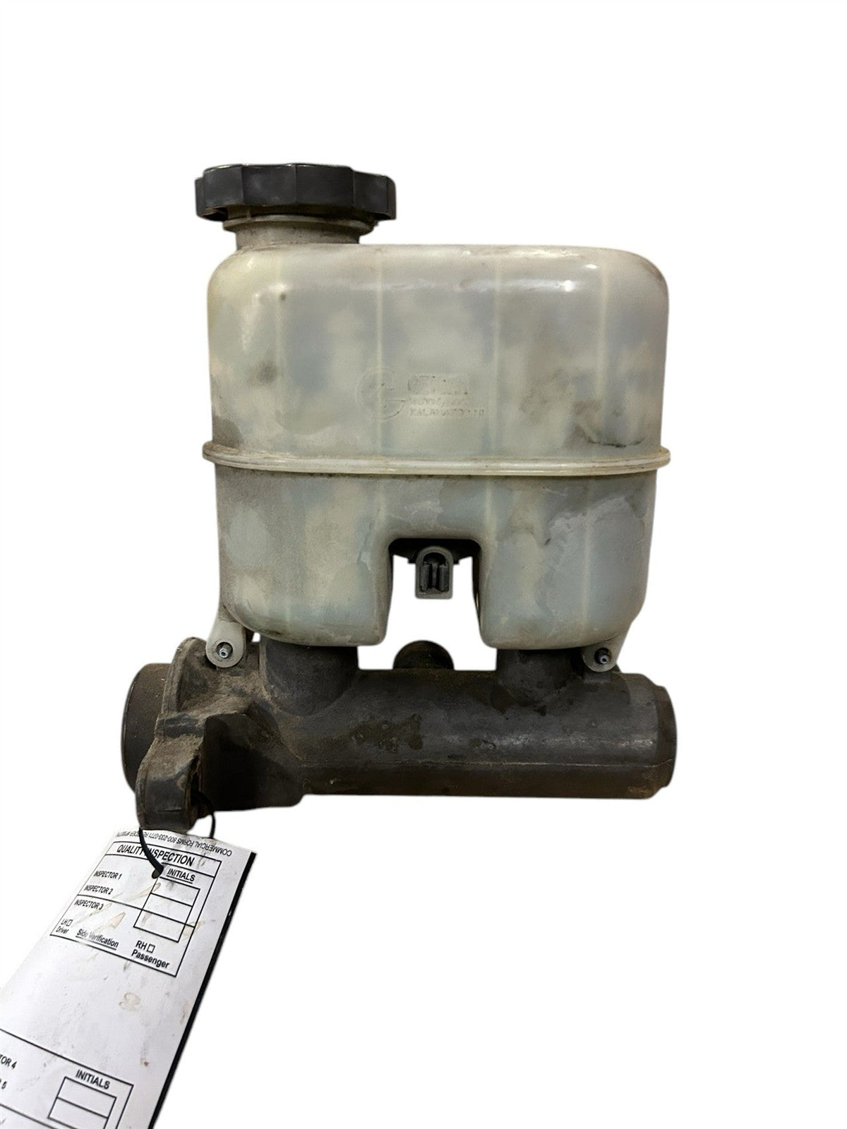 Brake Master Cylinder from a 2002 GMC Sierra 1500, photo 1