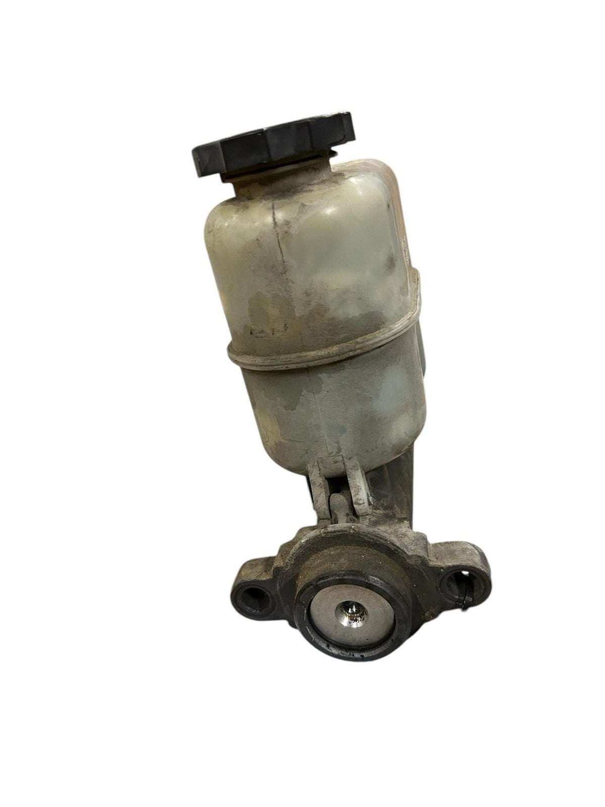 Brake Master Cylinder from a 2002 GMC Sierra 1500, photo 2