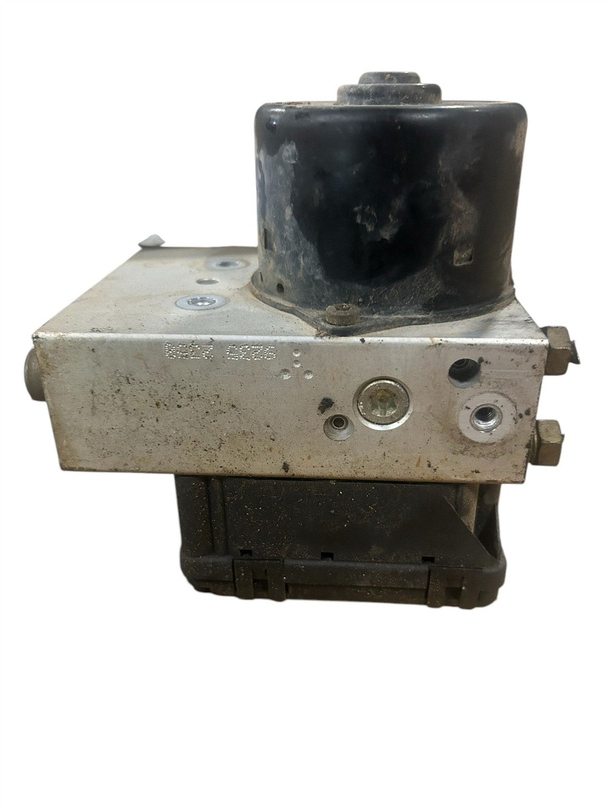 ABS Pump Module from a 2000 Mercury Grand Marquis, photo 2