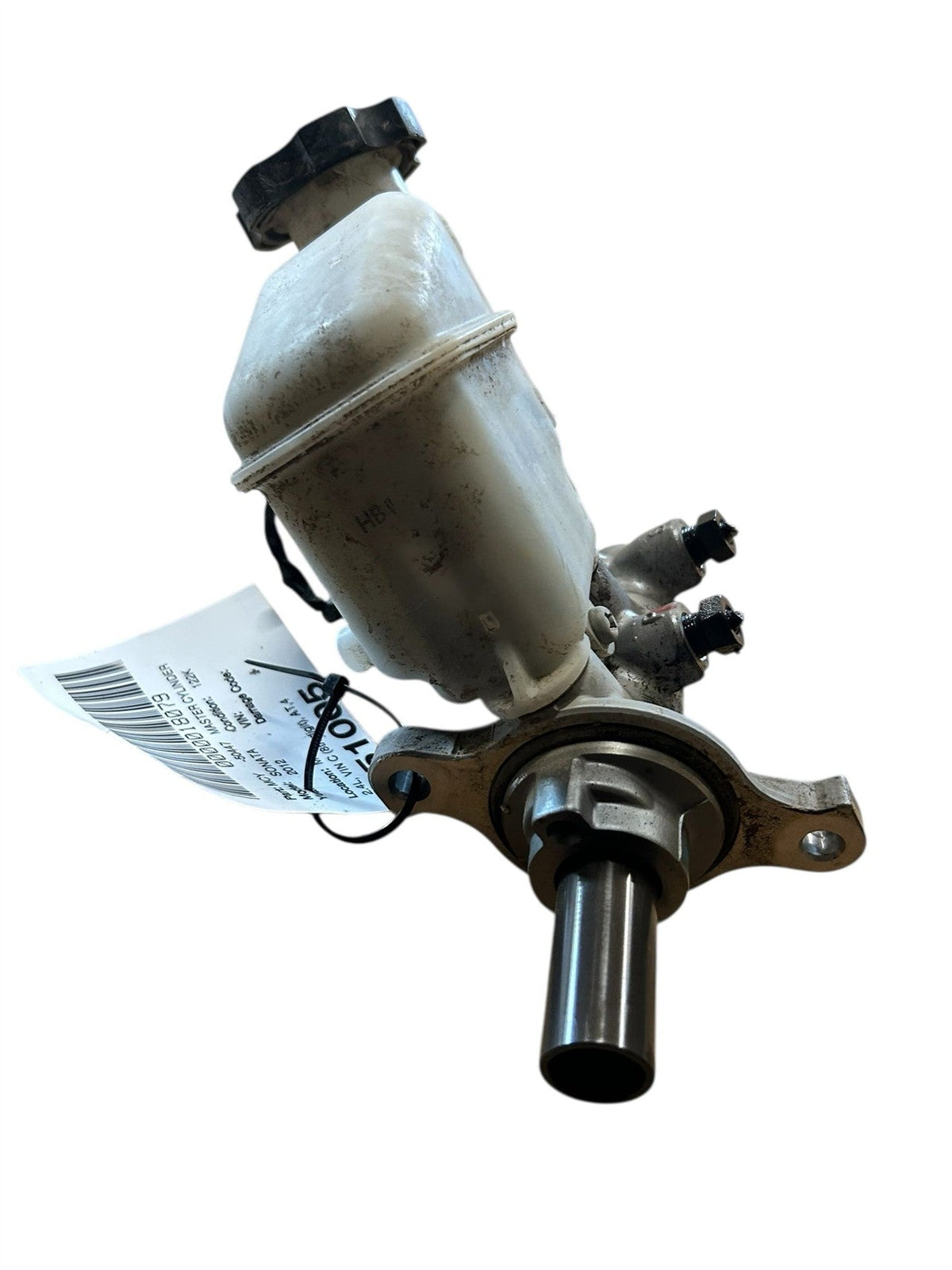 Brake Master Cylinder from a 2012 Hyundai Sonata, photo 2
