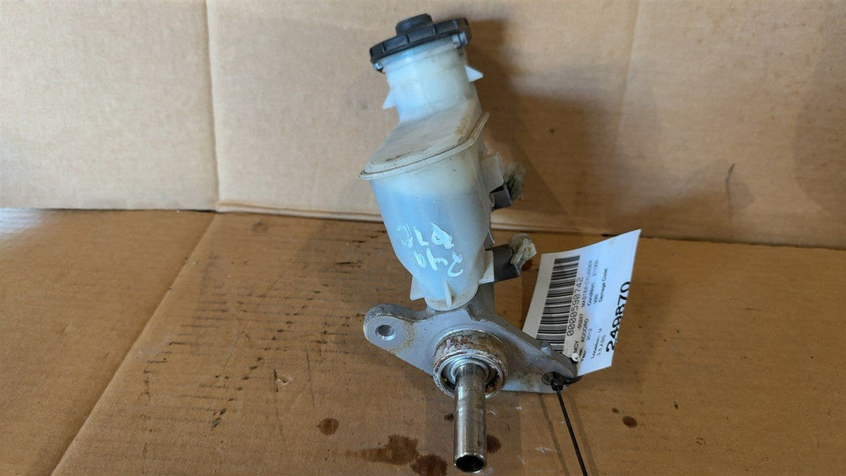 Brake Master Cylinder from a 2012 Honda Accord, photo 3