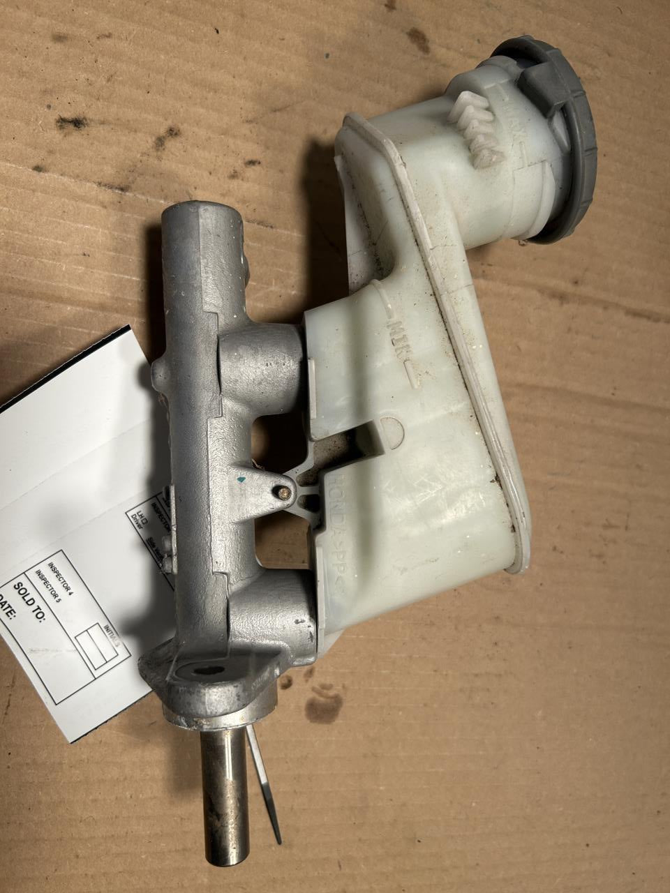 Brake Master Cylinder from a 2005 Honda Accord, photo 2