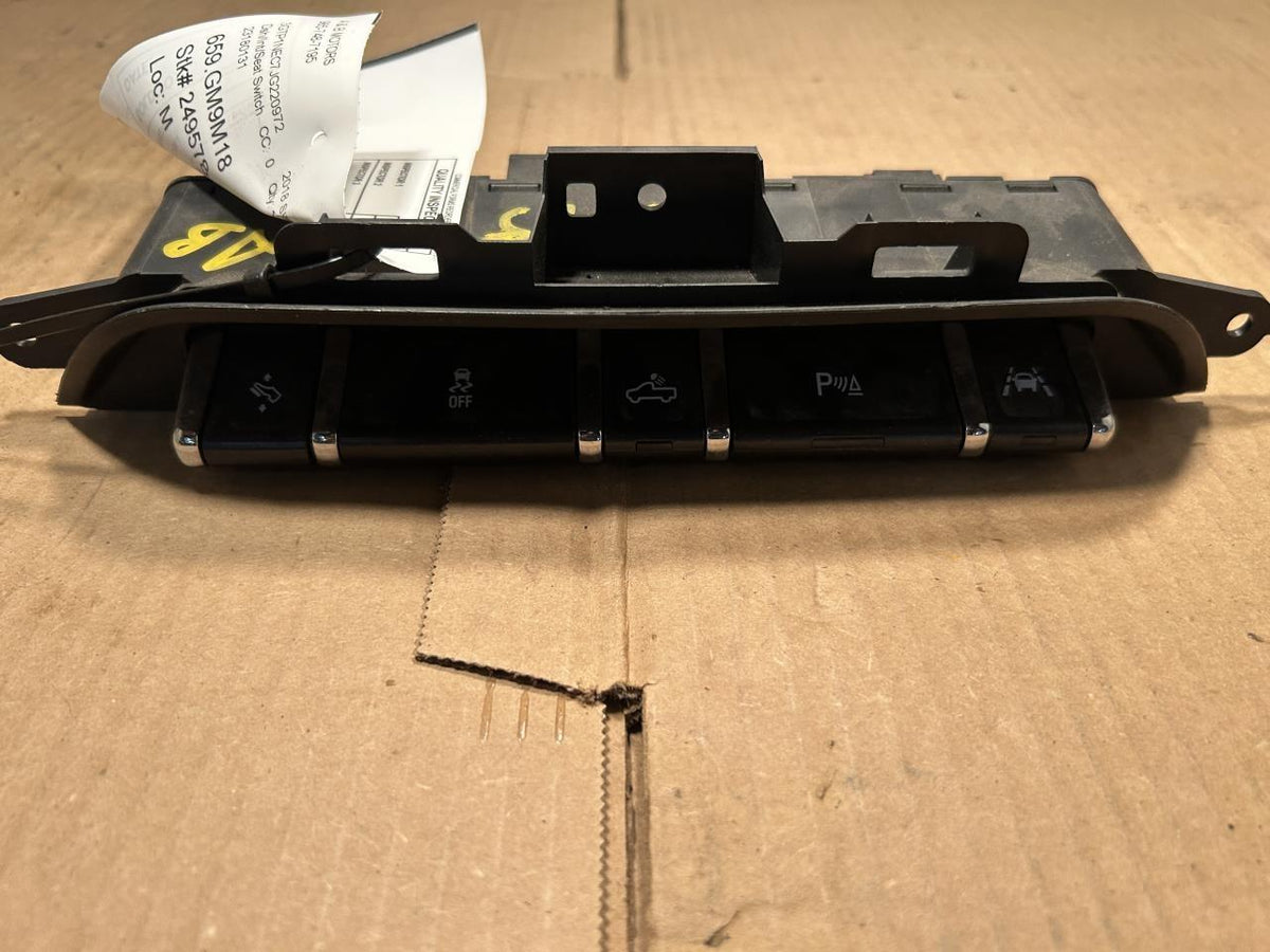 Interior Switch from a 2018 GMC Sierra 1500, photo 1
