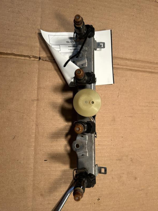 Fuel Injector Rail Assembly from a 2007 Honda Fit, photo 2