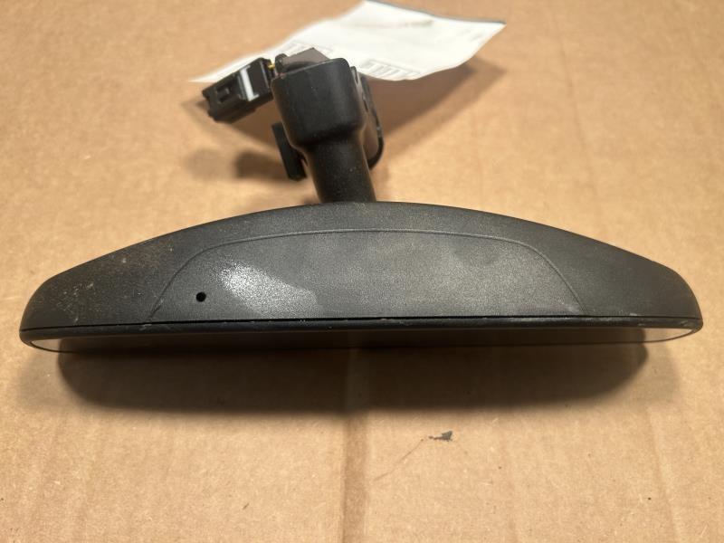 Interior Rear View Mirror from a 2020 Ram 2500, photo 2