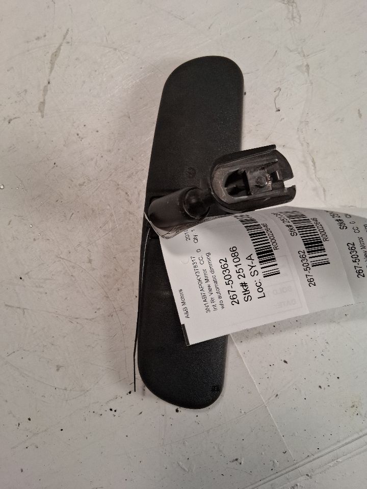 Interior Rear View Mirror from a 2019 Nissan Sentra, photo 3