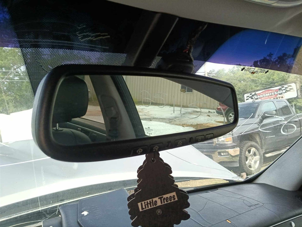 Interior Rear View Mirror from a 2011 Hyundai Genesis, photo 1