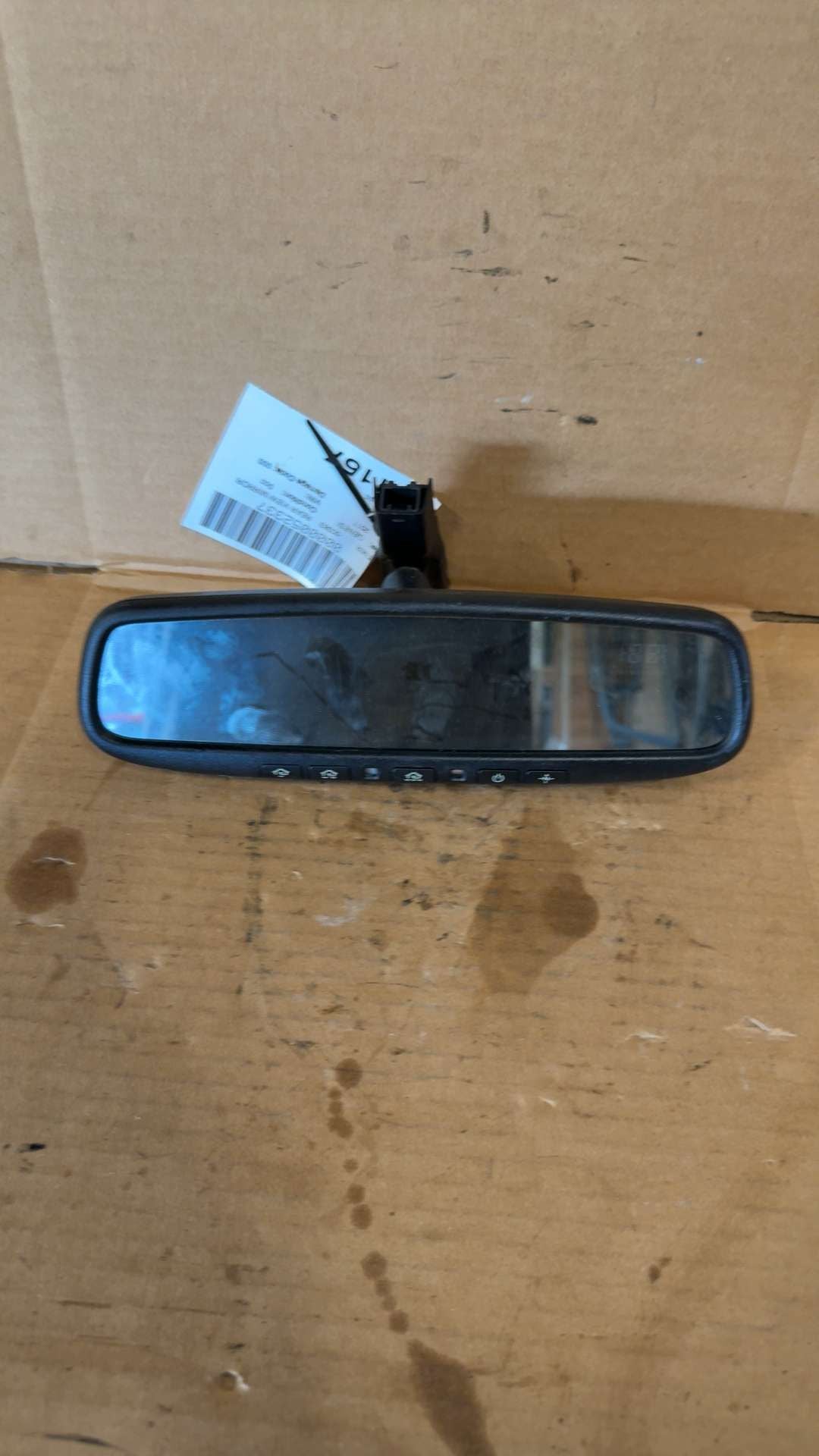 Interior Rear View Mirror from a 2011 Hyundai Genesis, photo 2