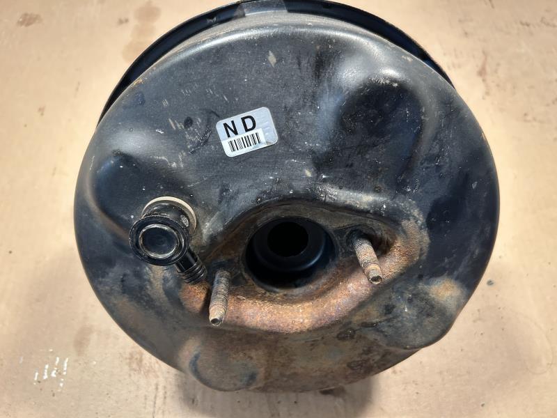 Power Brake Booster from a 2000 Buick LeSabre, photo 2
