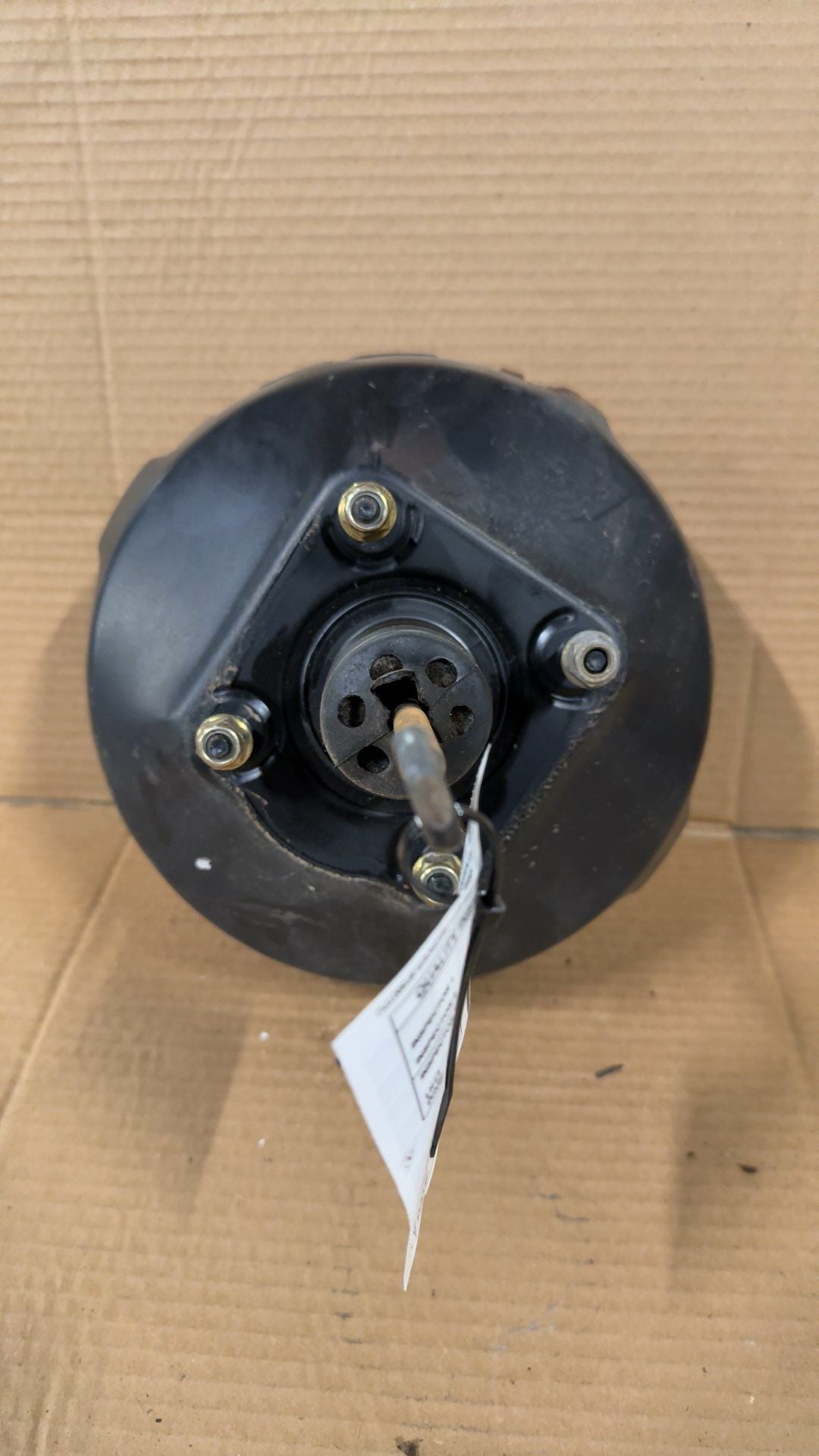 Power Brake Booster from a 1998 GMC 1500, photo 1