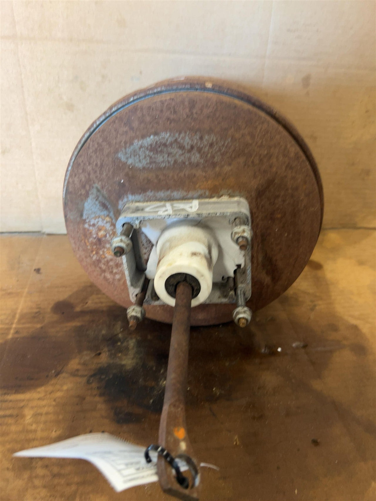 Power Brake Booster from a 2000 Ford F-250 Super Duty, photo 1