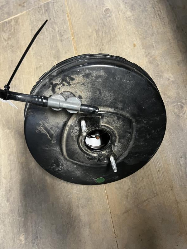 Power Brake Booster from a 2013 Lincoln MKX, photo 1