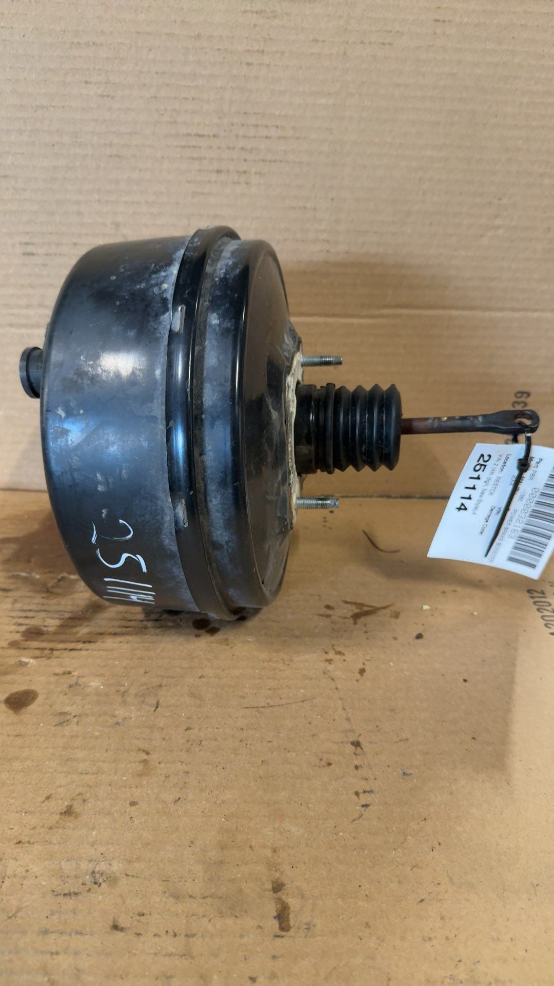 Power Brake Booster from a 2004 Chevrolet Malibu, photo 1