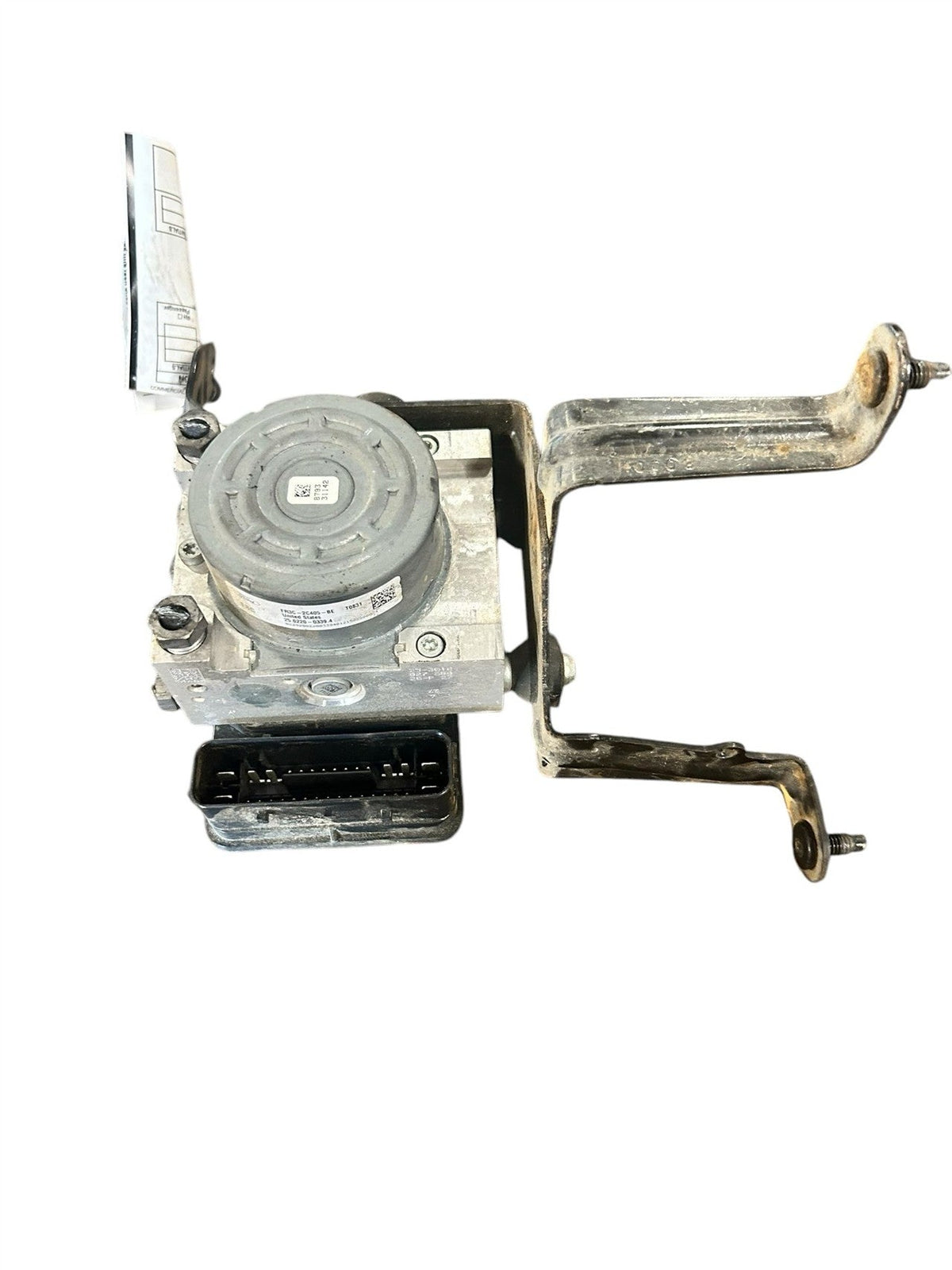 ABS Pump Module from a 2015 Ford Mustang, photo 1