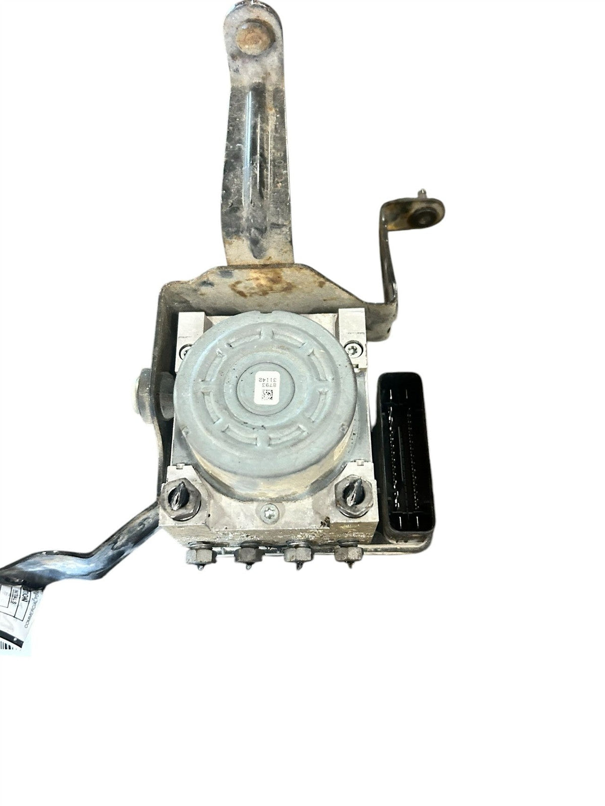 ABS Pump Module from a 2015 Ford Mustang, photo 2