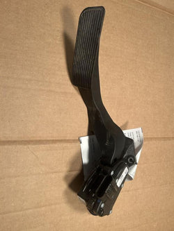 Brake / Clutch Pedal from a 2018 GMC Sierra 1500, photo 1