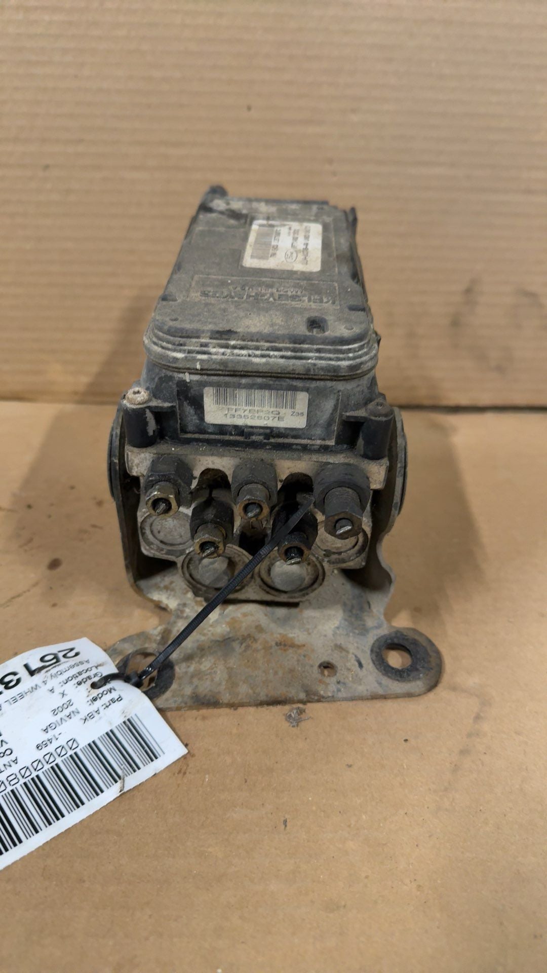 ABS Pump Module from a 2002 Lincoln Navigator, photo 1