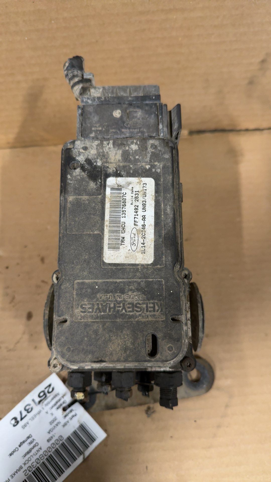 ABS Pump Module from a 2002 Lincoln Navigator, photo 2