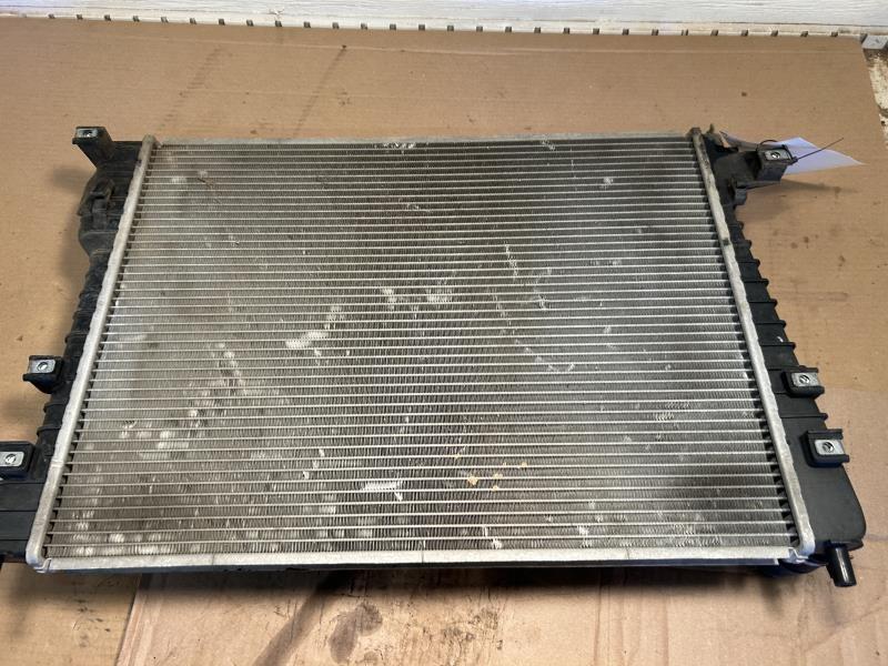 Radiator from a 2005 Lincoln LS, photo 2