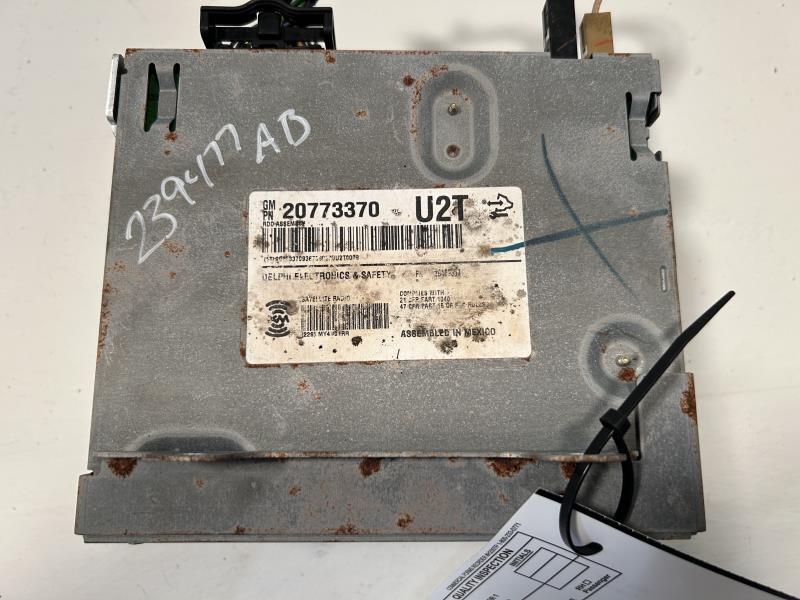 Radio Receiver from a 2009 Cadillac CTS, photo 1