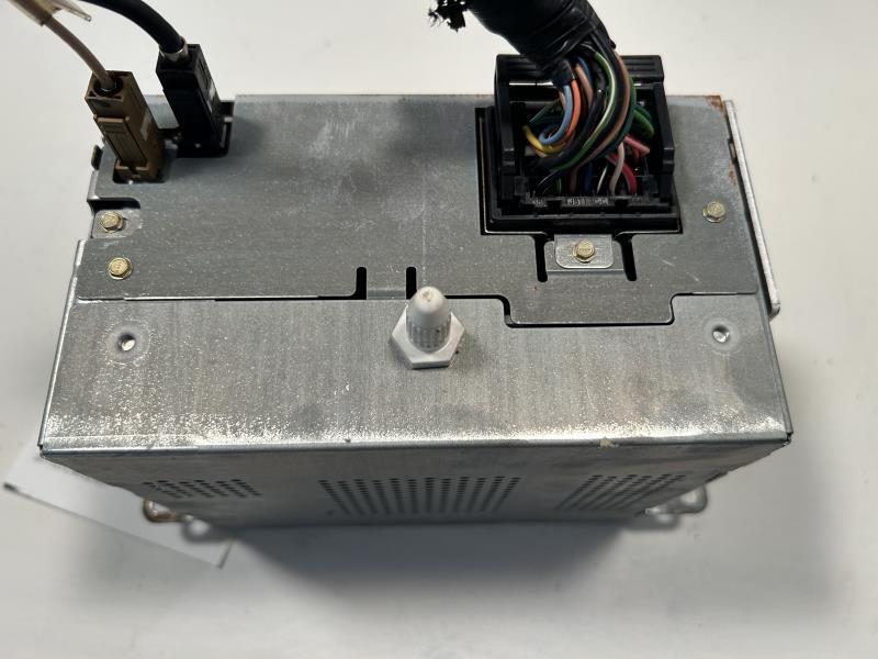 Radio Receiver from a 2009 Cadillac CTS, photo 2