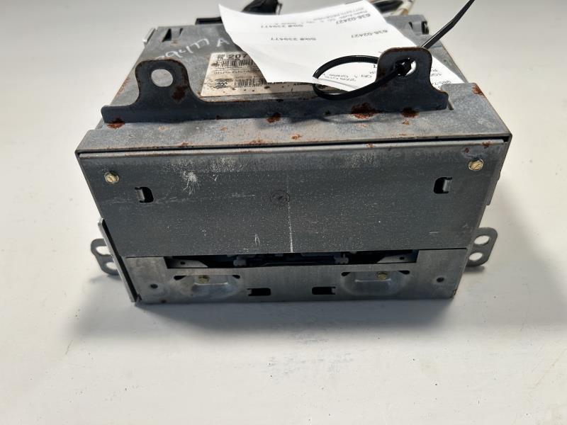 Radio Receiver from a 2009 Cadillac CTS, photo 3