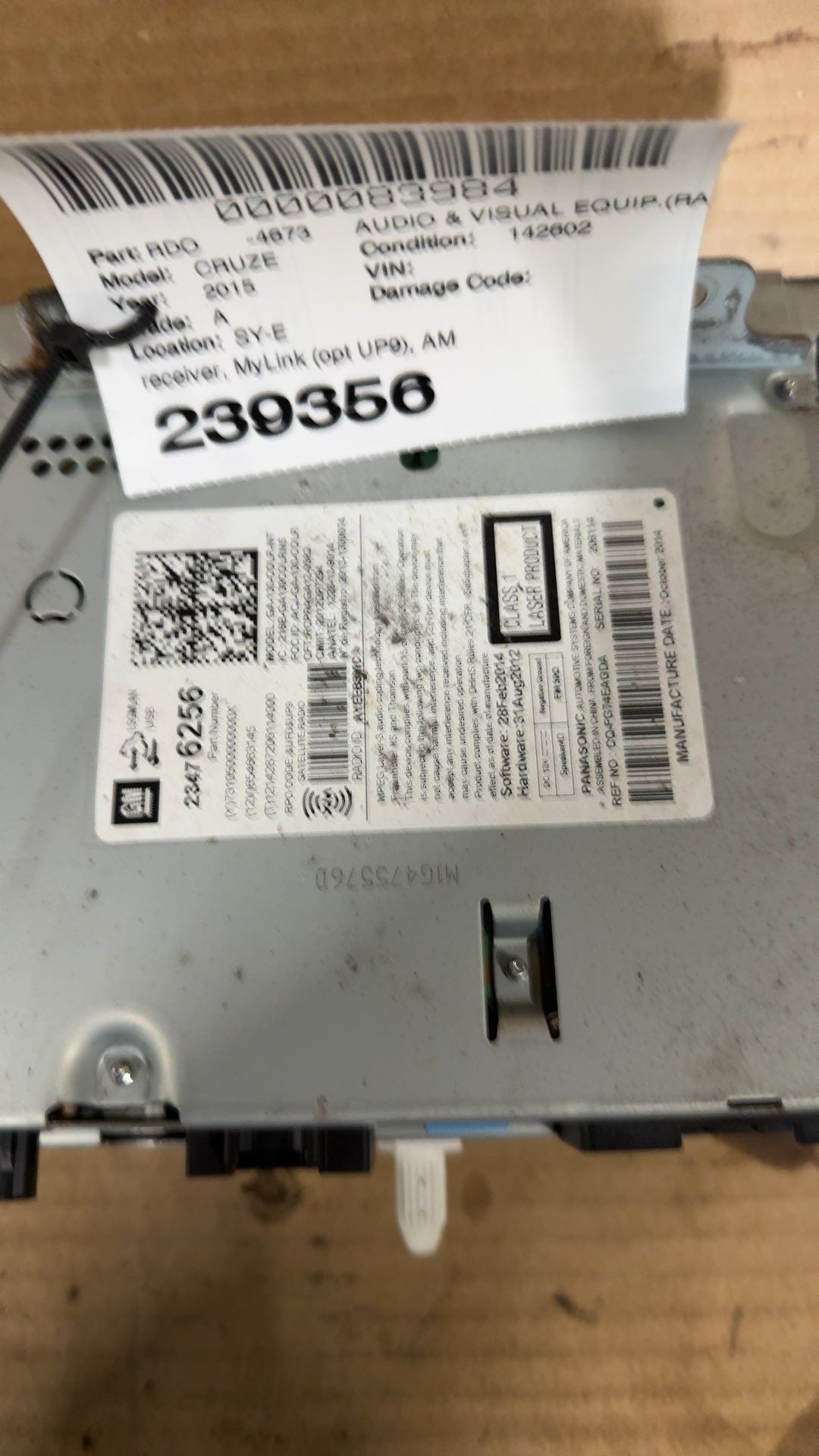 Radio Receiver from a 2015 Chevrolet Cruze, photo 2