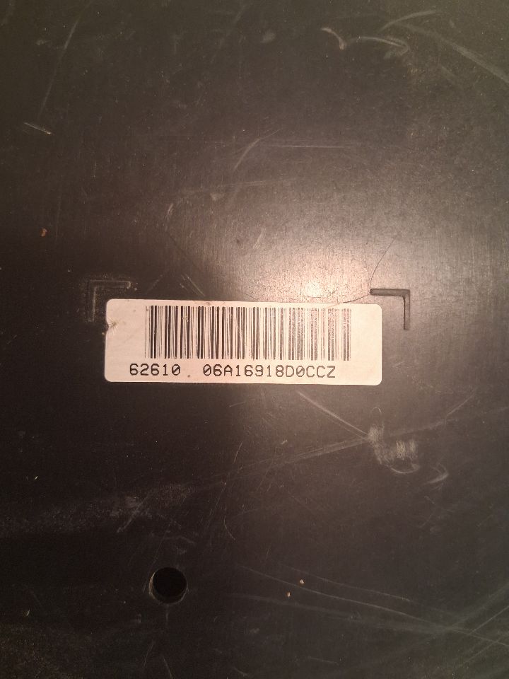 Radio Receiver from a 2017 Chevrolet Silverado 1500, photo 6
