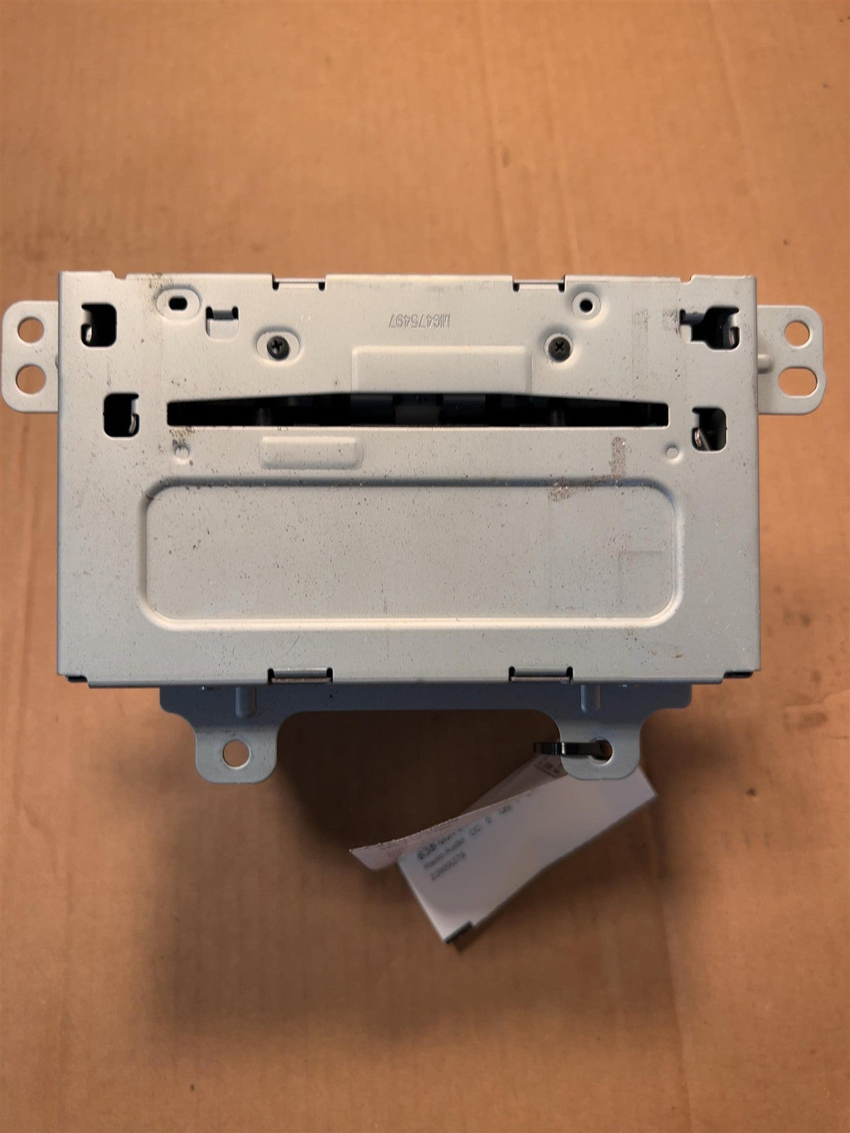 Radio Receiver from a 2012 Chevrolet Equinox, photo 2