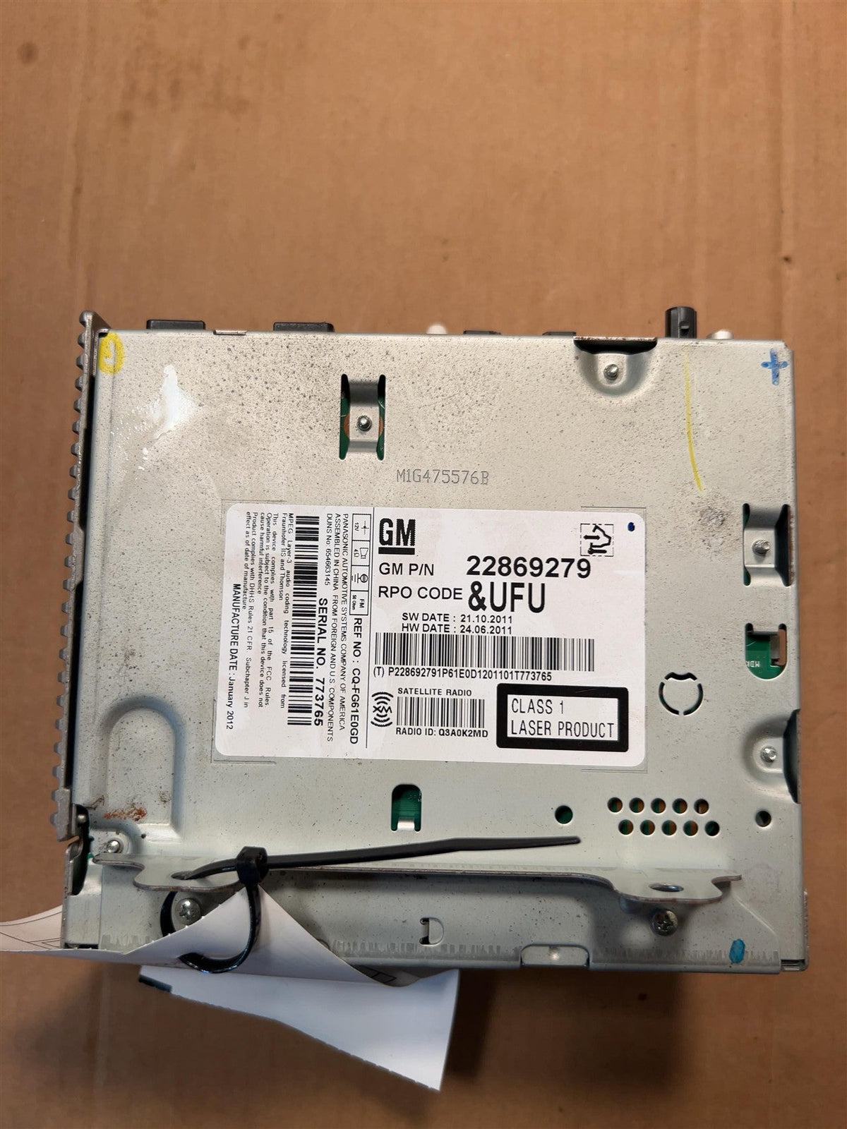 Radio Receiver from a 2012 Chevrolet Equinox, photo 4