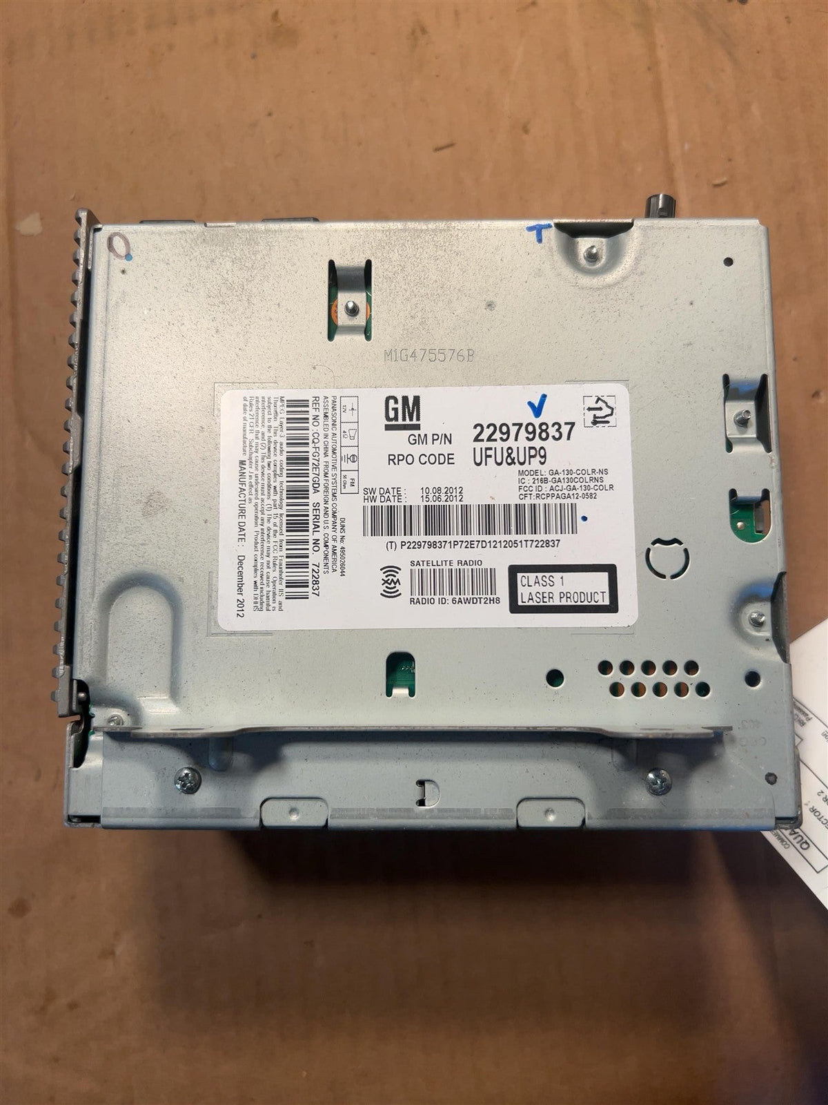 Radio Receiver from a 2013 Chevrolet Equinox, photo 2