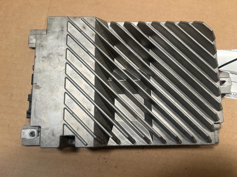 Radio Amplifier from a 2015 Chevrolet Equinox, photo 2
